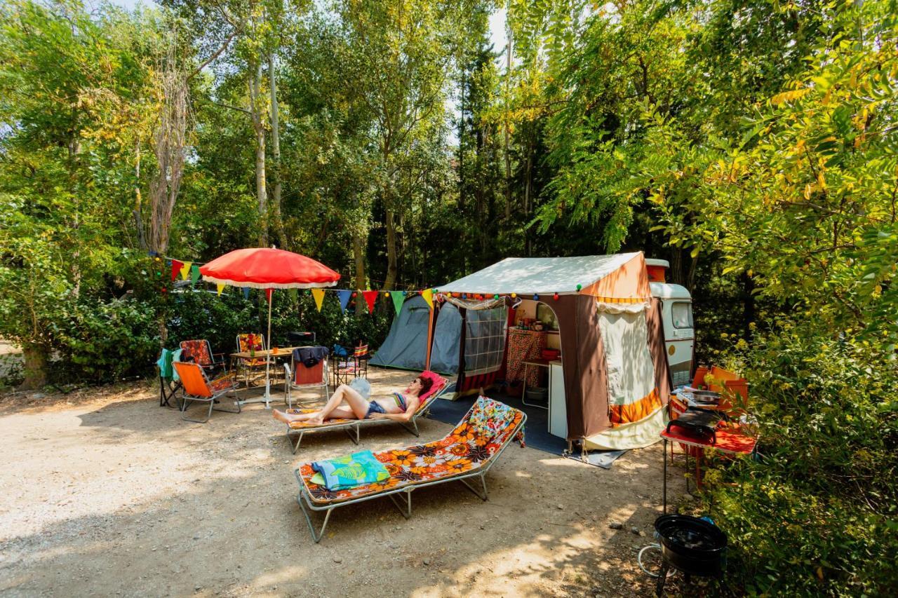 Camping La Peiriere Tuchan ภายนอก รูปภาพ