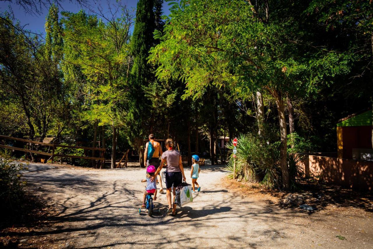 Camping La Peiriere Tuchan ภายนอก รูปภาพ