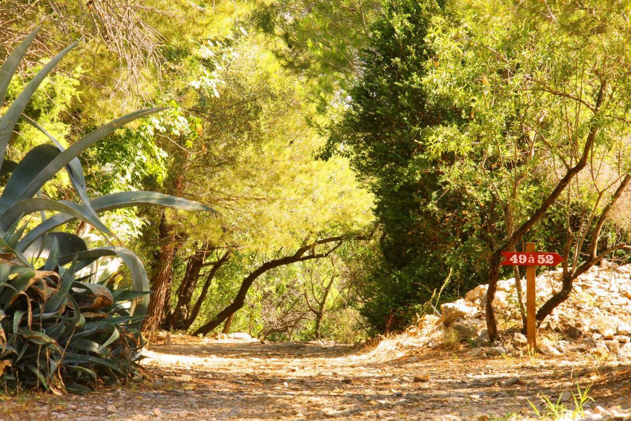 Camping La Peiriere Tuchan ภายนอก รูปภาพ